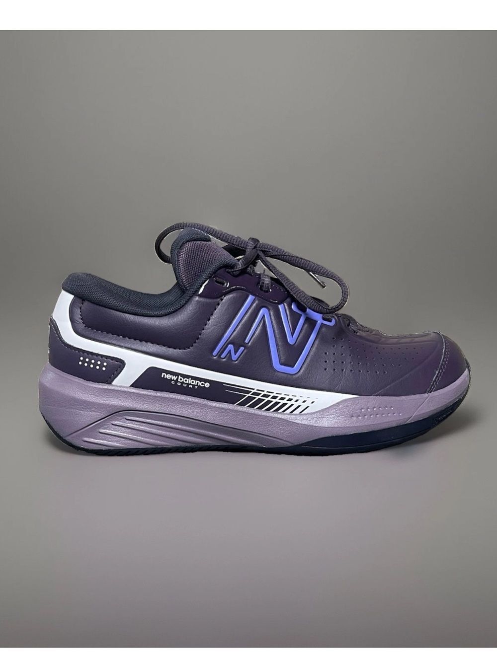 New Balance 696v5 Women’s Wide Plum Purple Tennis Shoes Size 9D